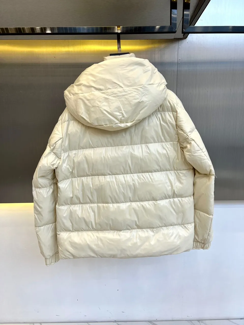 P390 Moncler/ 2026 70 、 。 DNA ， ， 。 Classic ， 、 。 Classic 70 。 Quality， 90 ，Premium Quality ， ，Black ！ Sizes M-3XL